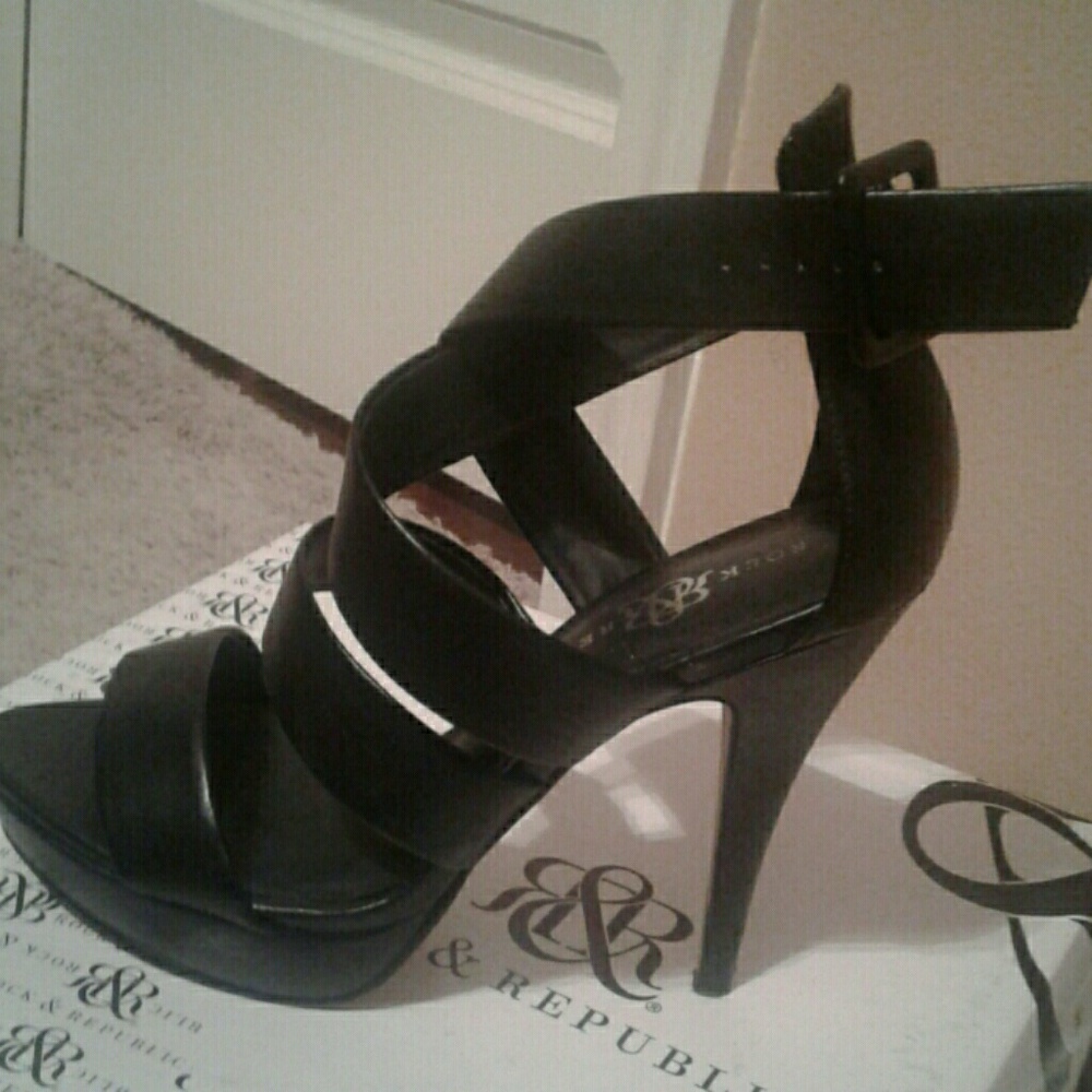 Shoe